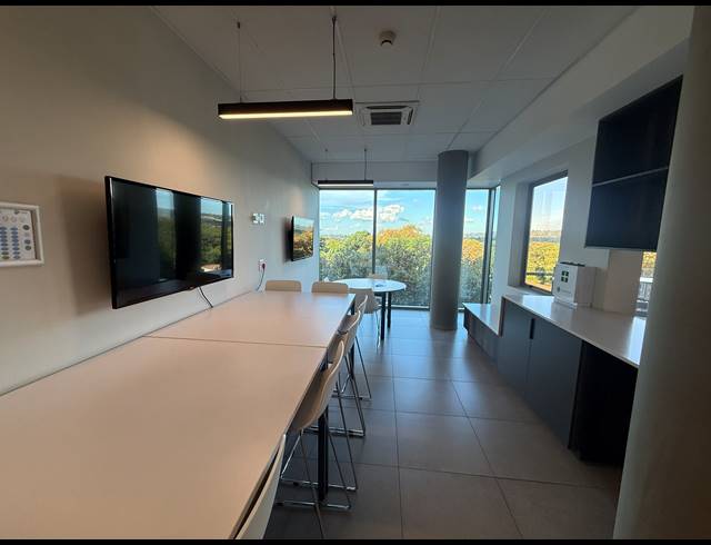 1,593M² OFFICE TO LET IN ROSEBANK